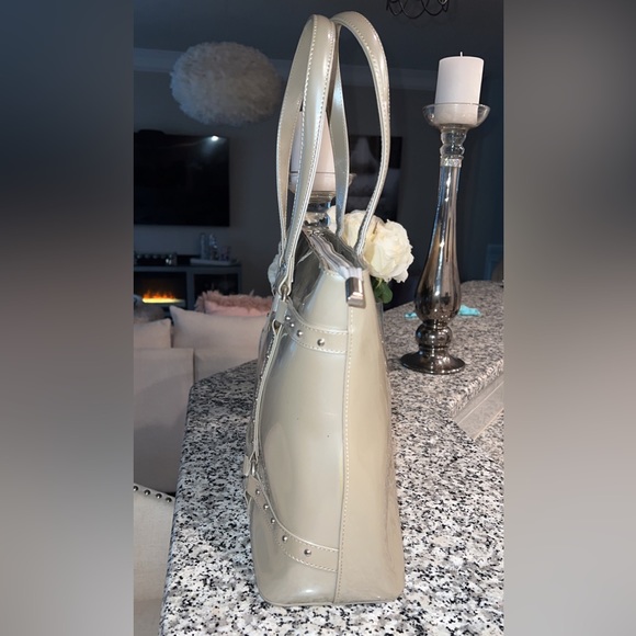 Beijo tan/taupe handbag. - Picture 4 of 8